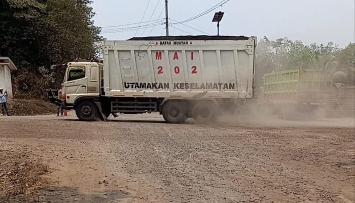 Angkutan Batu Bara Melintas di Crossing KM 48, FPR dan PGK PALI Soroti Penegakan Aturan
