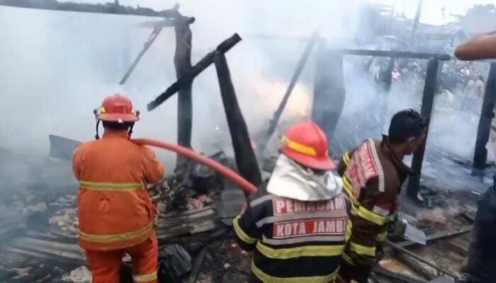 Kebakaran Empat Rumah Nonpermanen di Tanjung Raden Jambi, Diduga Dipicu Kebocoran Regulator Gas