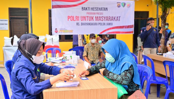 Polda Jambi Gelar Bakti Kesehatan Gratis bagi Warga Kasang Pudak