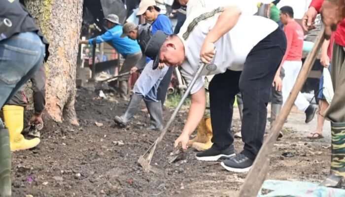 Wako Pagar Alam Pimpin Langsung Pembersihan Lingkungan PTM Nendagung 
