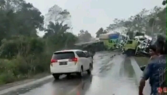 Kronologi Kecelakaan Jalintim Tungkal Jaya Muba Terungkap, Trailer Hilang Kendali Saat Hujan