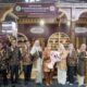 Tampil di Fashion Show Kriyanusa 2026, Hj Patimah Toha Kenakan Gambo Oranye