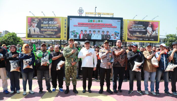 Pemkab Sidoarjo Bagikan 1.000 Paket Beras untuk Pengemudi Ojol, Bentuk Kepedulian dan Solidaritas
