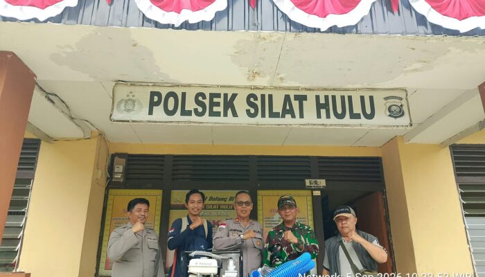 PT. PMS Salurkan Bantuan Pompa Air ke Polsek Silat Hulu, Kapolsek : Sangat Membantu Operasional di Lapangan