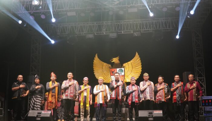 Dari Badau untuk Indonesia: Bupati Fransiskus Diaan dan Pesan Kebudayaan di Garis Batas