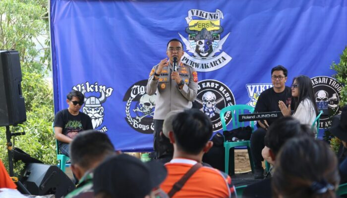 Tak Ada Lagi Asap Suar: Viking dan The Jakmania Pilih Lempar Kail Bareng Kapolres Purwakarta