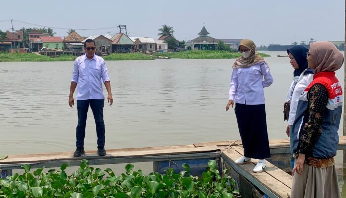 Pertamina Patra Niaga Regional Sumbagsel Perkuat Budidaya Ikan Kemang Agung melalui Pakan Mandiri