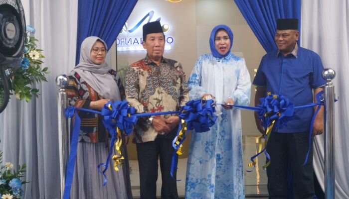 Mimik Idayana Hadiri Peresmian Kantor Pusat Mabruro Tour and Travel Sidoarjo