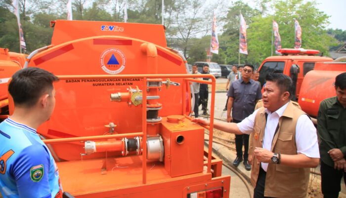 Bantuan Presiden Rp30 Miliar untuk Karhutla Sumsel, Herman Deru Pastikan Armada dan Logistik Siap Digunakan