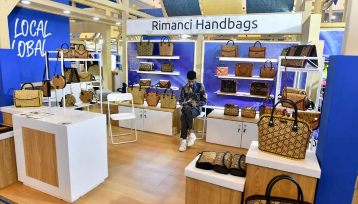 Pertamina Patra Niaga Regional Sumbagsel Bawa Kerajinan Anyaman Bambu Rimanci Handbags Menjangkau Pasar Internasional