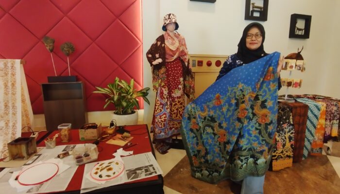 Hotel Santika Pandegiling Surabaya Beri Ruang UMKM, Angkat Pesona Batik Nusantara Lewat “The Art of Batik”
