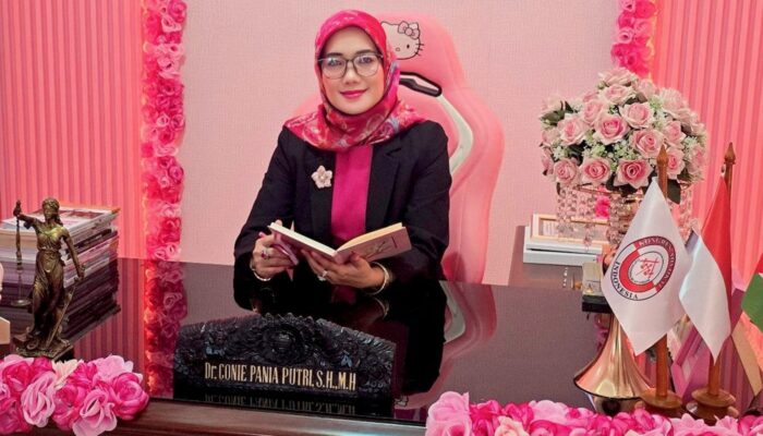 ‘Chaos’ Depan Mapolda Sumsel, Akivis Perempuan Minta Kapolda Turun Tangan
