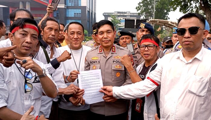Ratusan Jurnalis Ngotot Minta Dirintelkam Dicopot