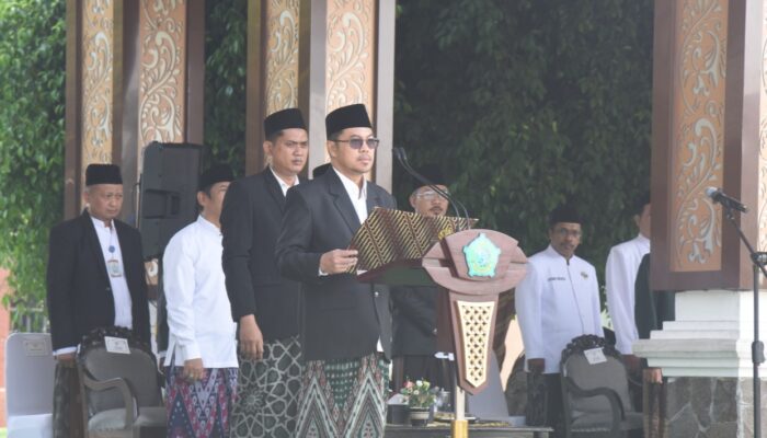 Ketua DPRD Sidoarjo Pimpin Upacara Peringatan Hari Santri 2026, Abdillah Nasih: Santri Bisa Menjadi Apa Saja 