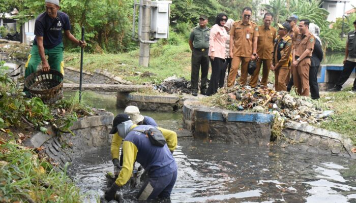Mimik Idayana Dorong Normalisasi Sungai Afvour Wilayut, Selain untuk Pertanian Berpotensi jadi Tempat Wisata Air