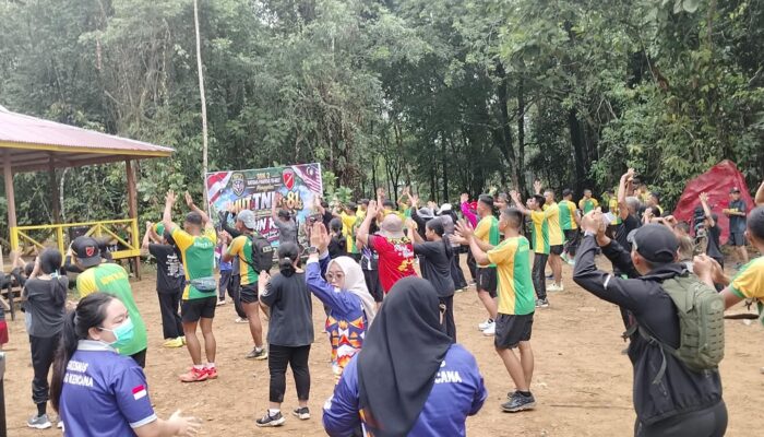 Fun Run di Riam Bandam Puring Kencana, Satgas Pamtas Yonarmed 13/Nanggala dan Warga Perbatasan Kapuas Hulu Perkuat Sinergi di HUT ke-81 TNI