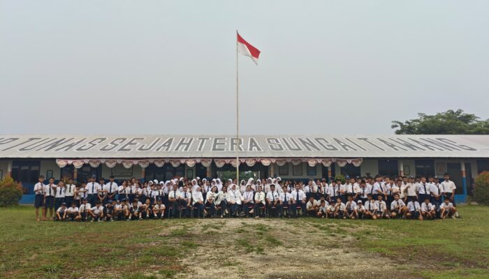 Melalui Yayasan Tunas Lestari Sejahtera Karyamas Plantation Berkontribusi untuk Pendidikan Pedalaman di Kapuas Hulu