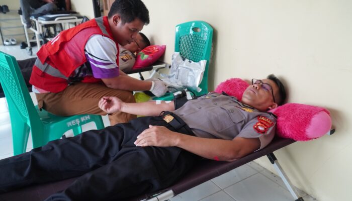 Di Usia 75 Tahun, Humas Polri Gelar Donor Darah, 30 Kantong untuk Masyarakat Putussibau